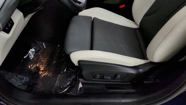 Used 2026 BMW X1 xDrive28i w/ Technology Package AWD/4WD image 53