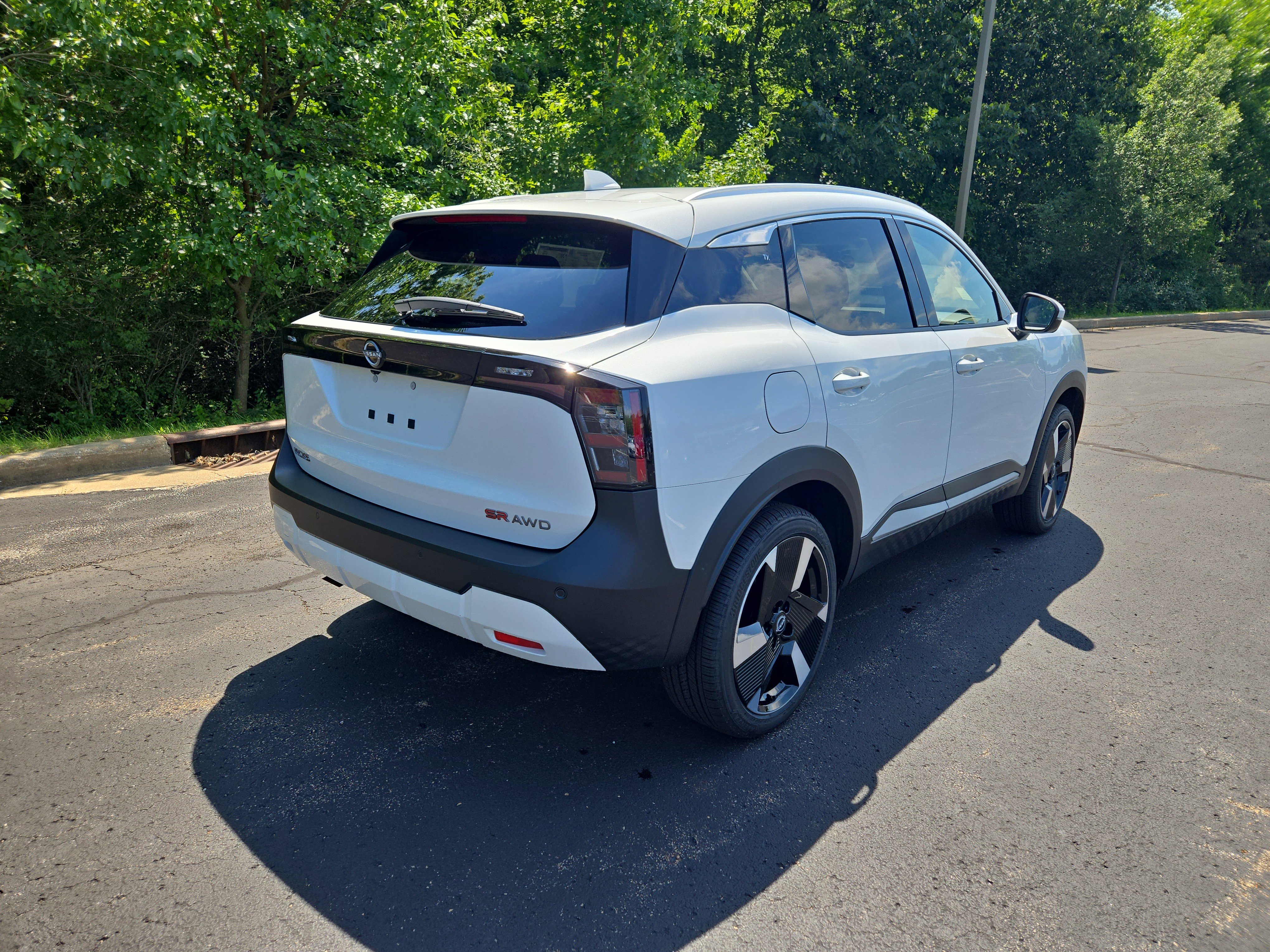 New 2025 Nissan Kicks SR w/ SR Premium Package image 3