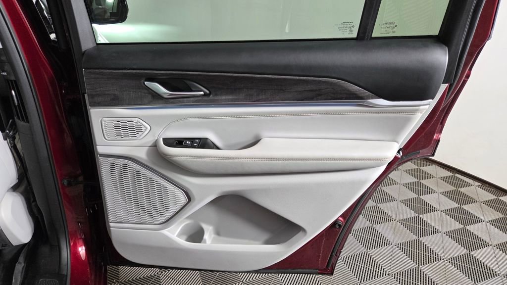 Used 2023 Jeep Grand Cherokee L Overland image 33