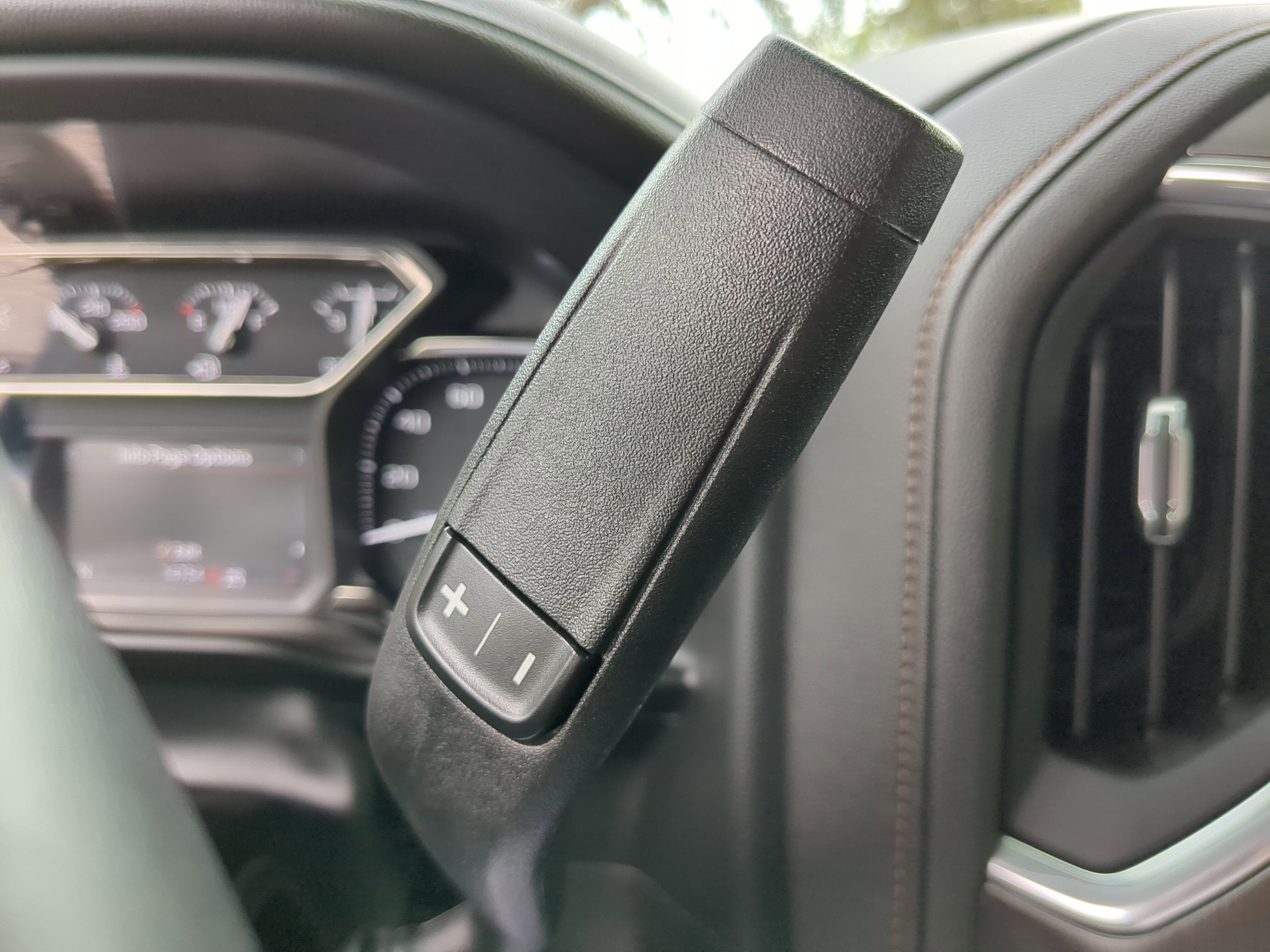 Certified 2022 GMC Sierra 1500 AT4 w/ AT4 Premium Package image 34