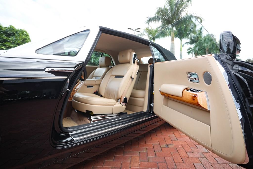 Used 2010 Rolls-Royce Phantom Drophead Coupe image 53