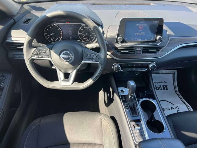 Used 2024 Nissan Altima 2.5 SV AWD/4WD image 13
