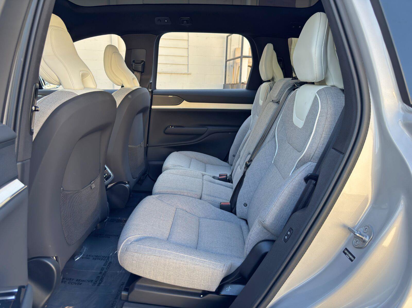 Used 2025 Volvo EX90 Ultra AWD/4WD image 39