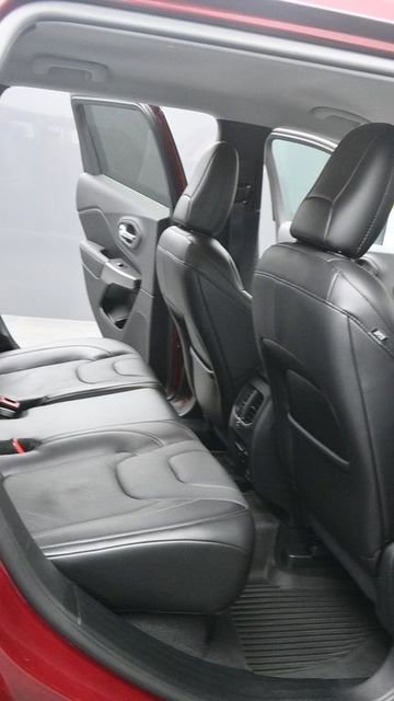 Used 2020 Jeep Cherokee Limited AWD/4WD image 12