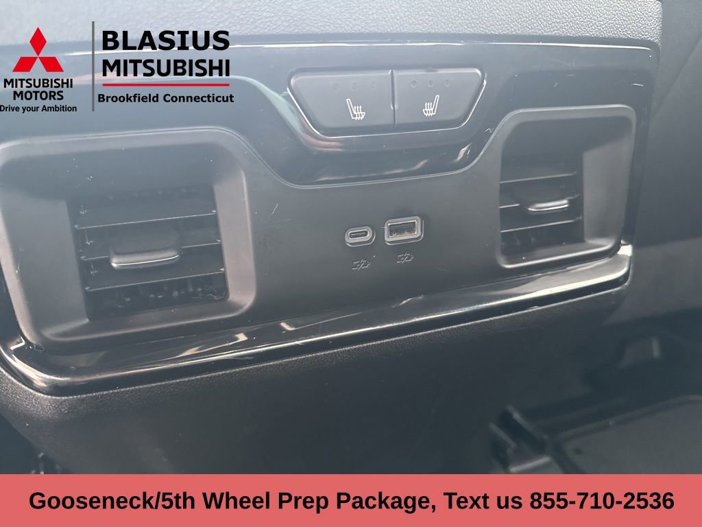 Used 2025 GMC Sierra 2500 AT4 image 20