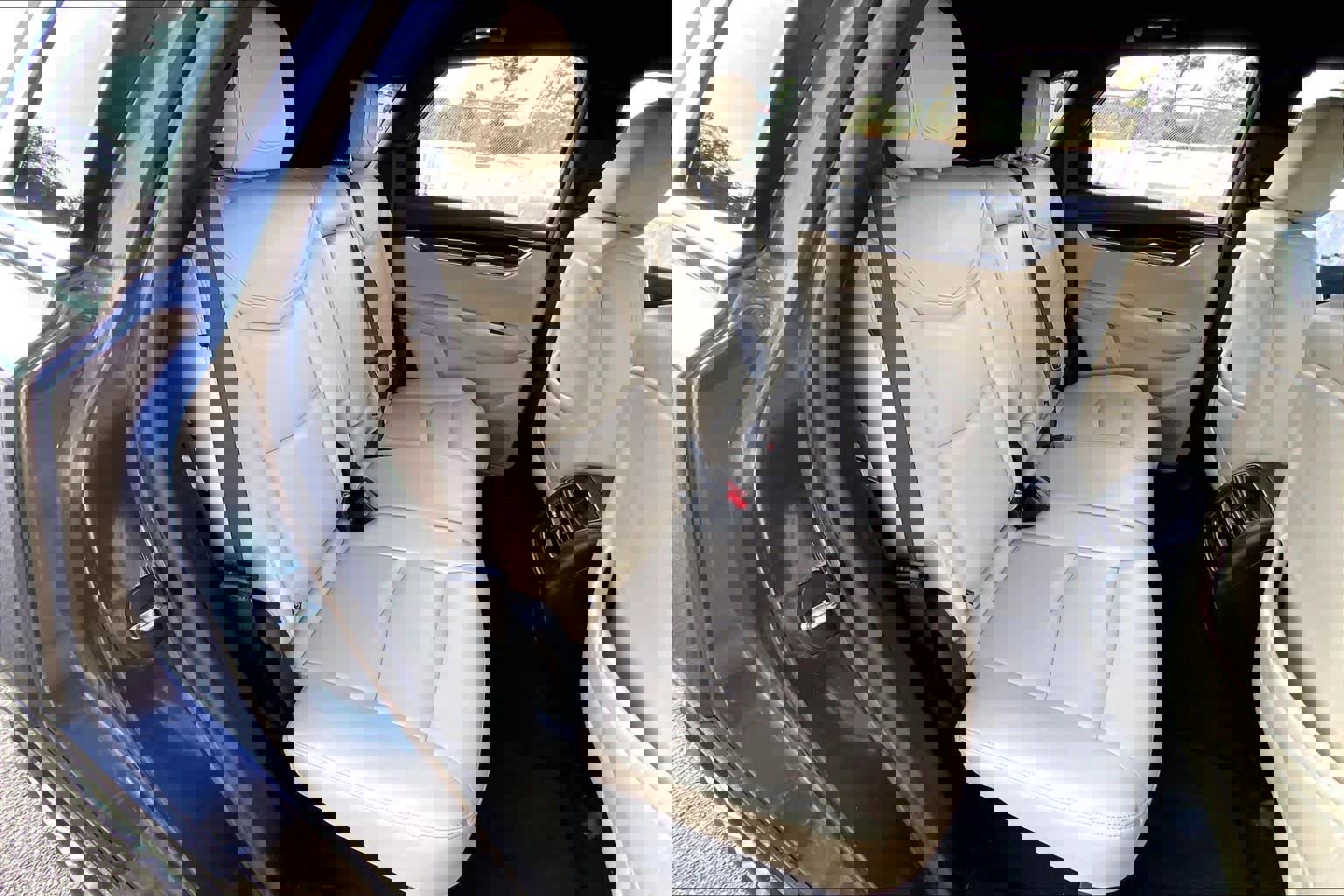 Used 2018 Cadillac XT5 FWD image 18