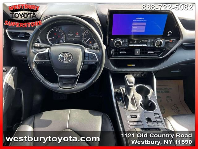 Used 2023 Toyota Highlander XLE AWD/4WD image 15
