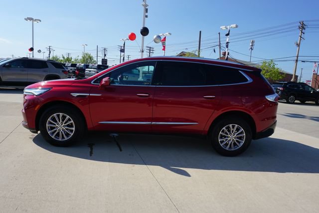 Certified 2024 Buick Enclave Essence AWD/4WD image 11