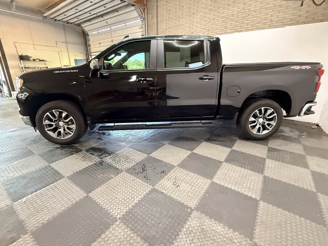 Used 2024 Chevrolet Silverado 1500 LT AWD/4WD image 7