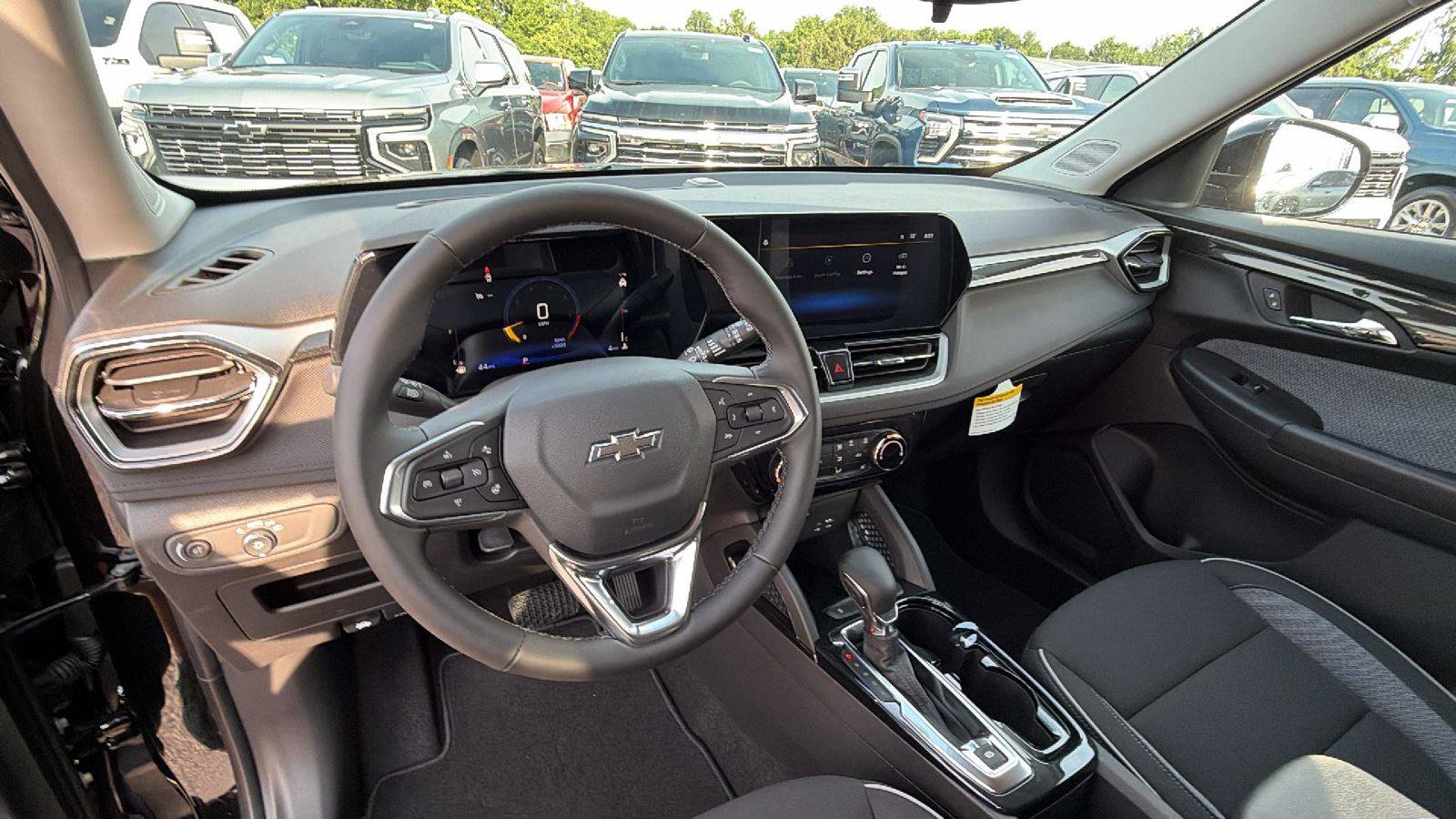New 2026 Chevrolet TrailBlazer LT w/ Midnight Edition FWD image 19