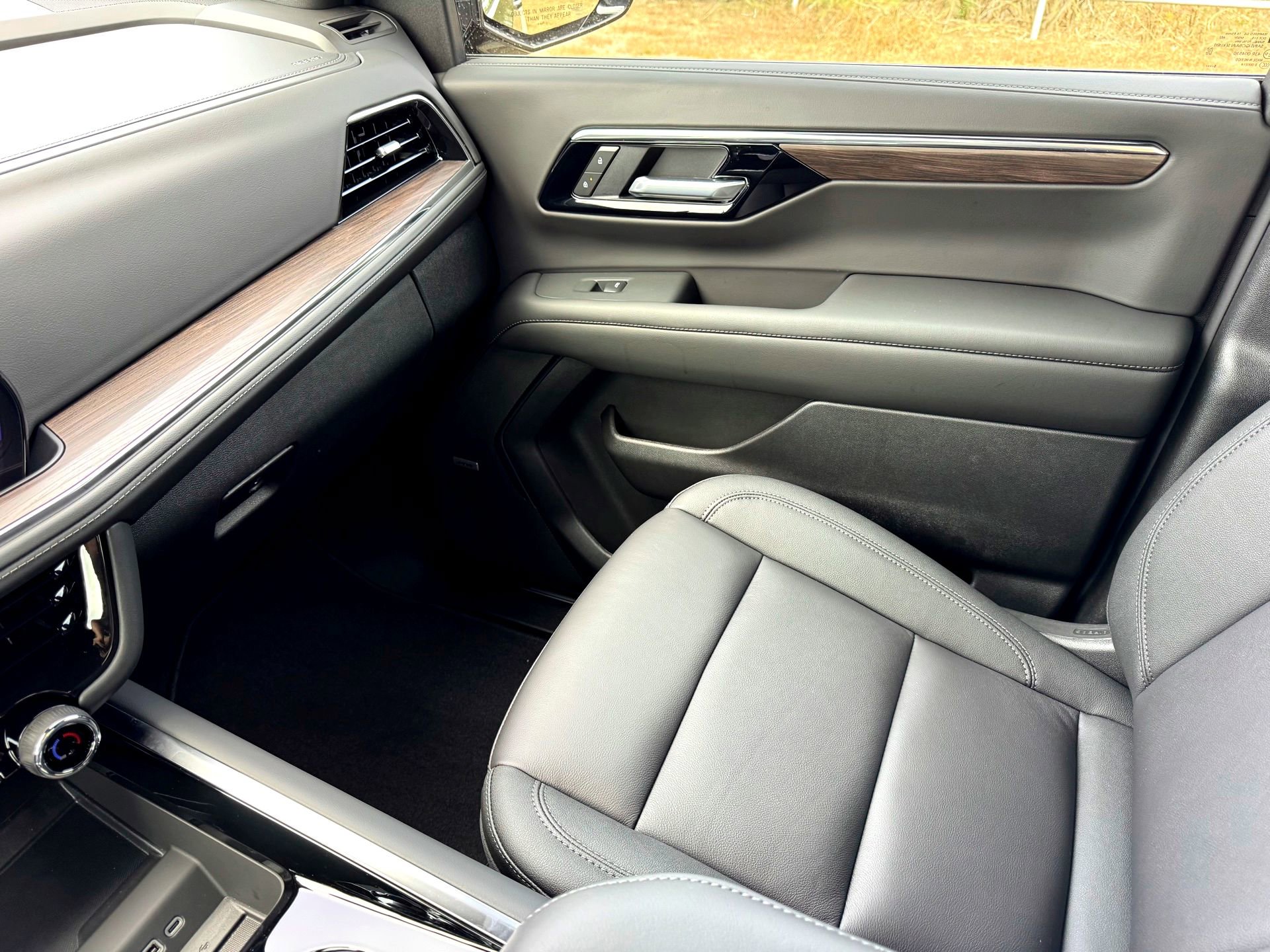 Used 2026 Chevrolet Tahoe LT w/ Comfort Package image 33