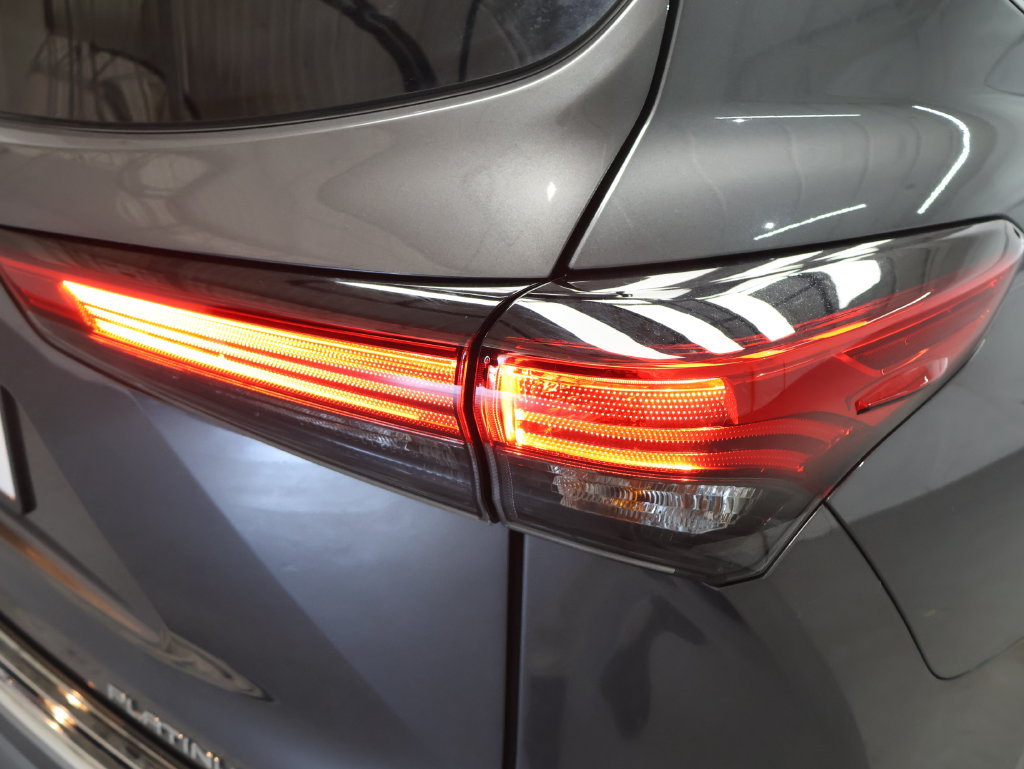 Used 2023 Toyota Highlander Platinum AWD/4WD image 31