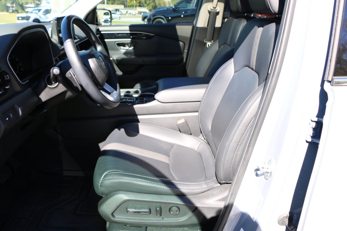 Used 2025 Honda Pilot Touring image 30
