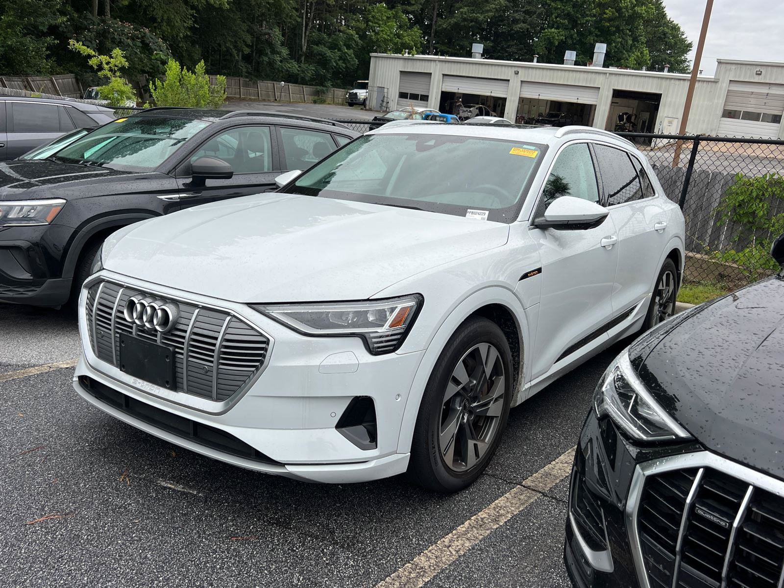 Certified 2023 Audi e-tron Premium Plus w/ Premium Plus Package AWD/4WD image 1