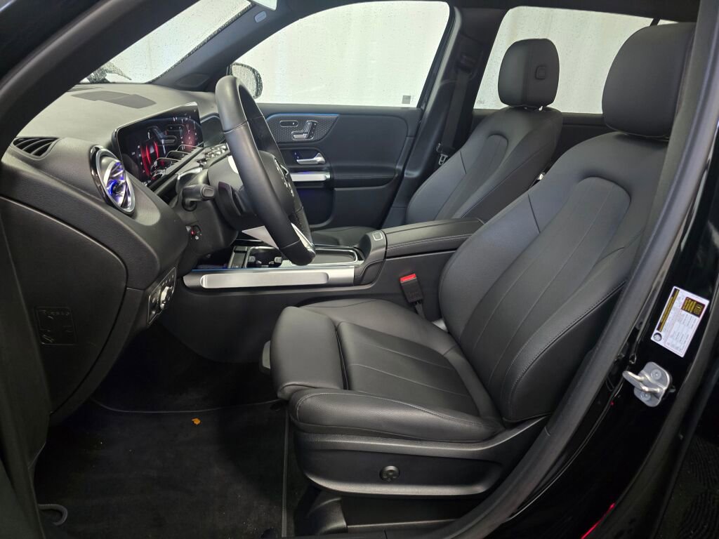 Used 2025 Mercedes-Benz GLB 250 4MATIC image 13