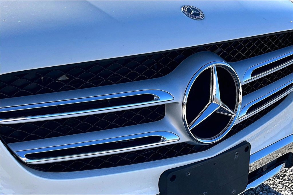 Used 2018 Mercedes-Benz GLC 300 4MATIC image 25