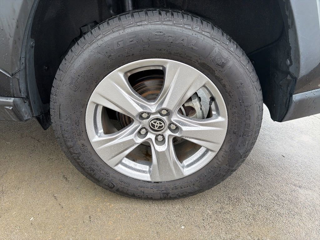 Used 2023 Toyota RAV4 XLE image 29