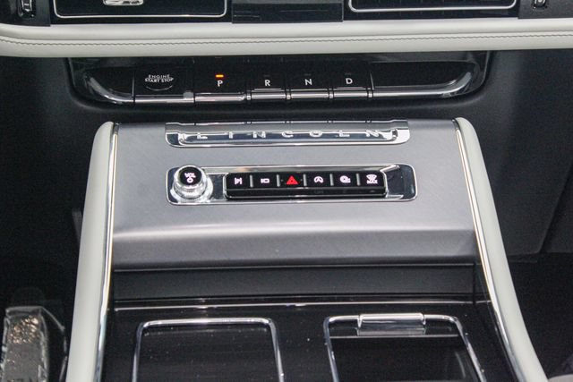 Used 2025 Lincoln Aviator AWD image 26