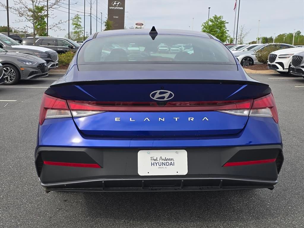 Certified 2025 Hyundai Elantra Sport image 4