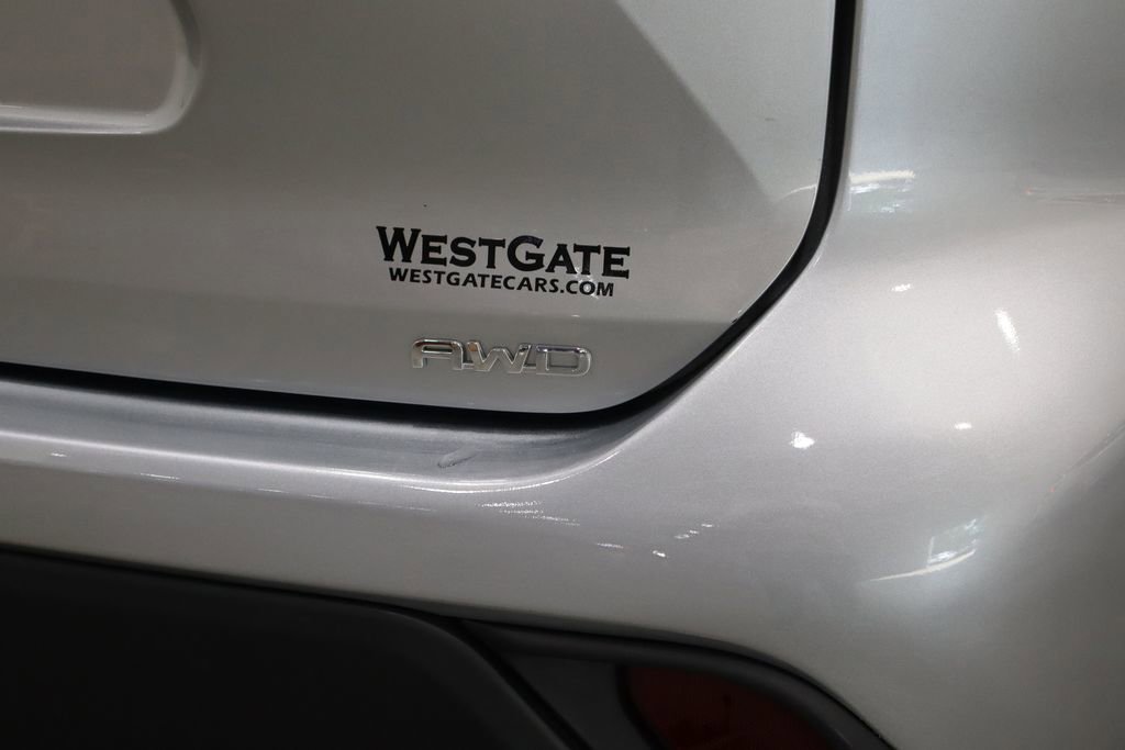 Used 2021 Toyota Highlander L image 42