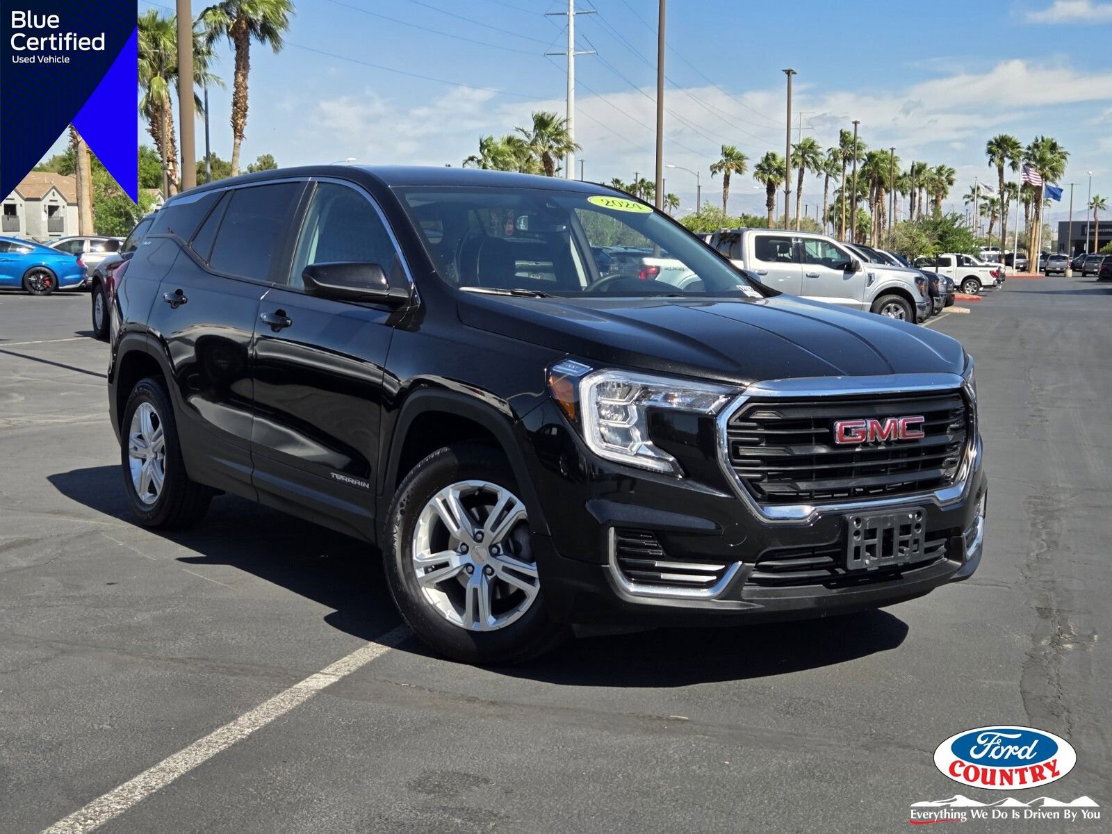 Used 2024 GMC Terrain SLE image 1