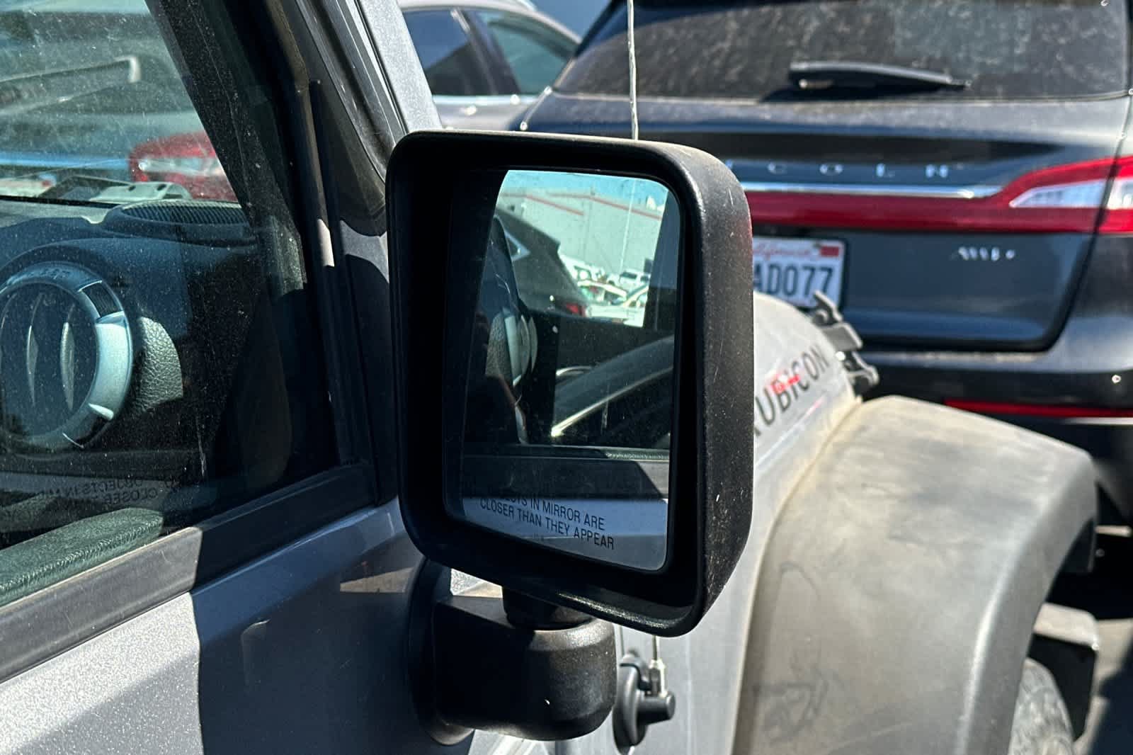 Used 2015 Jeep Wrangler Unlimited Rubicon w/ Connectivity Group AWD/4WD image 13