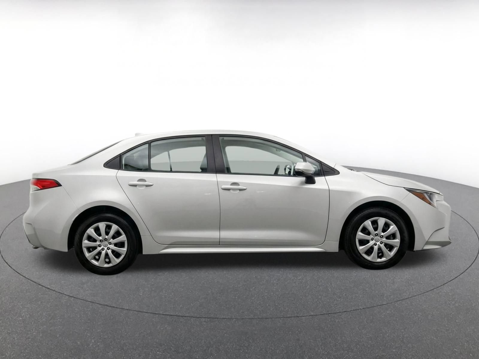 Used 2025 Toyota Corolla LE FWD image 10