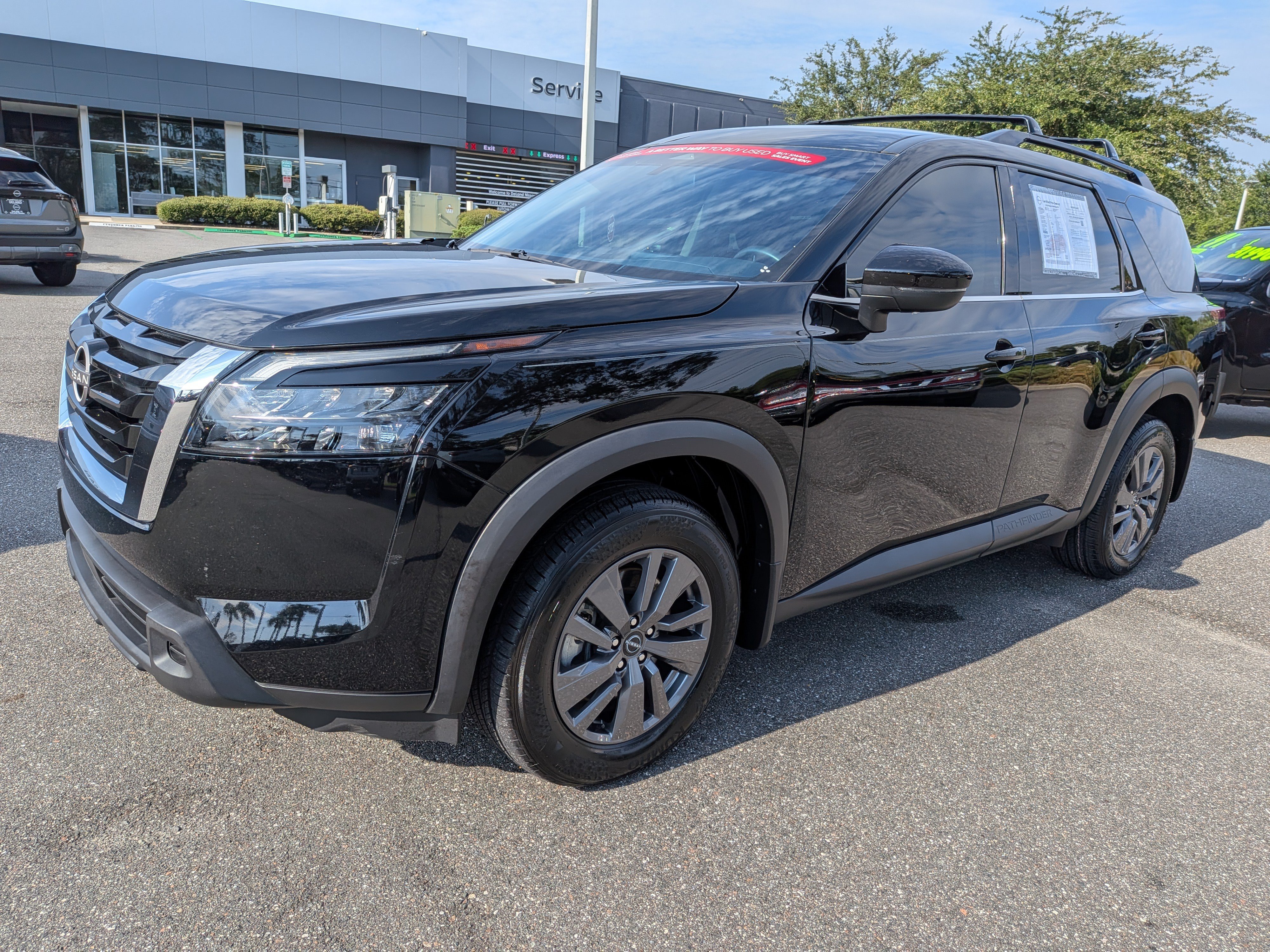 Certified 2024 Nissan Pathfinder SV FWD image 8