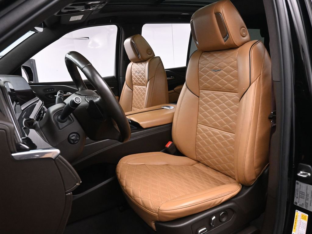 Used 2022 Cadillac Escalade Premium Luxury image 13