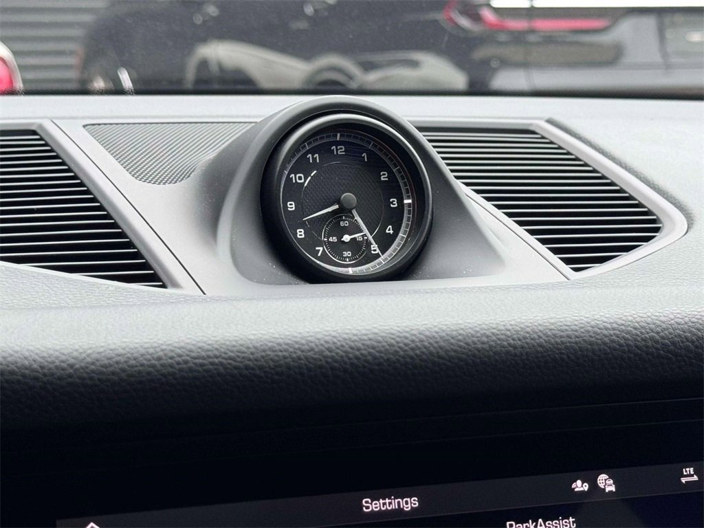 Used 2025 Porsche Macan Turbo image 25