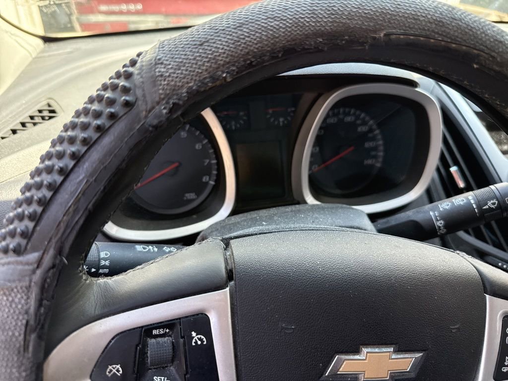 Used 2011 Chevrolet Equinox LT w/ Driver Convenience Package image 15