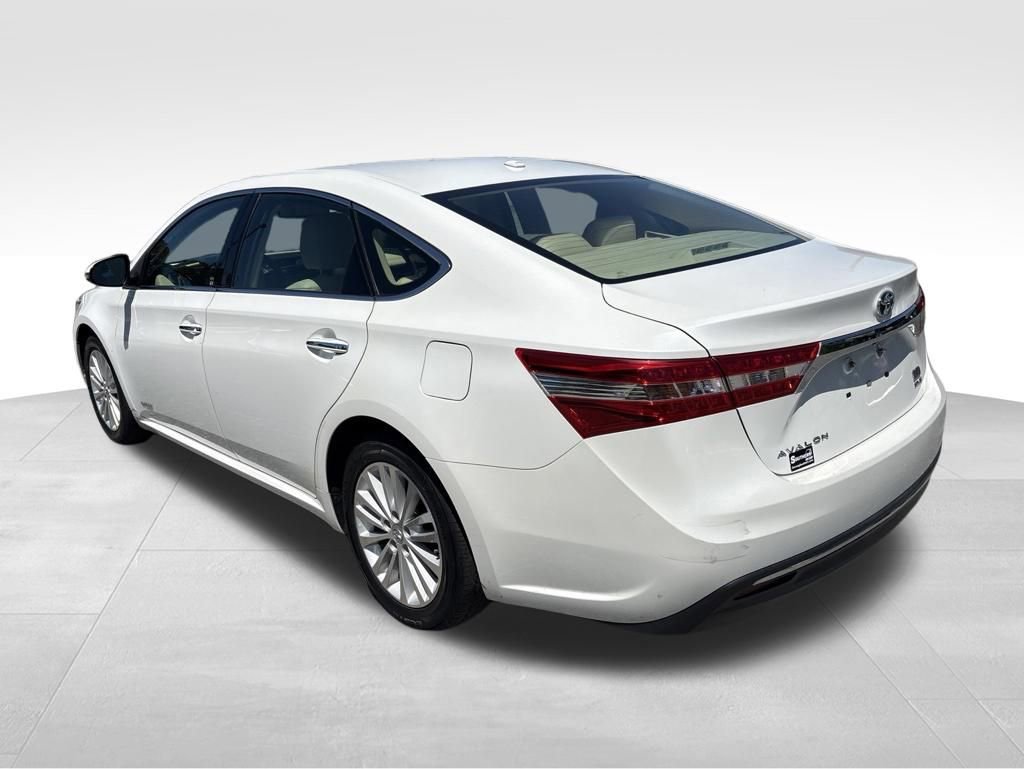 Used 2015 Toyota Avalon XLE Touring FWD image 3