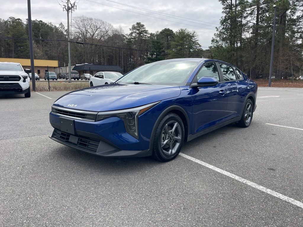 Used 2025 Kia K4 LXS image 2