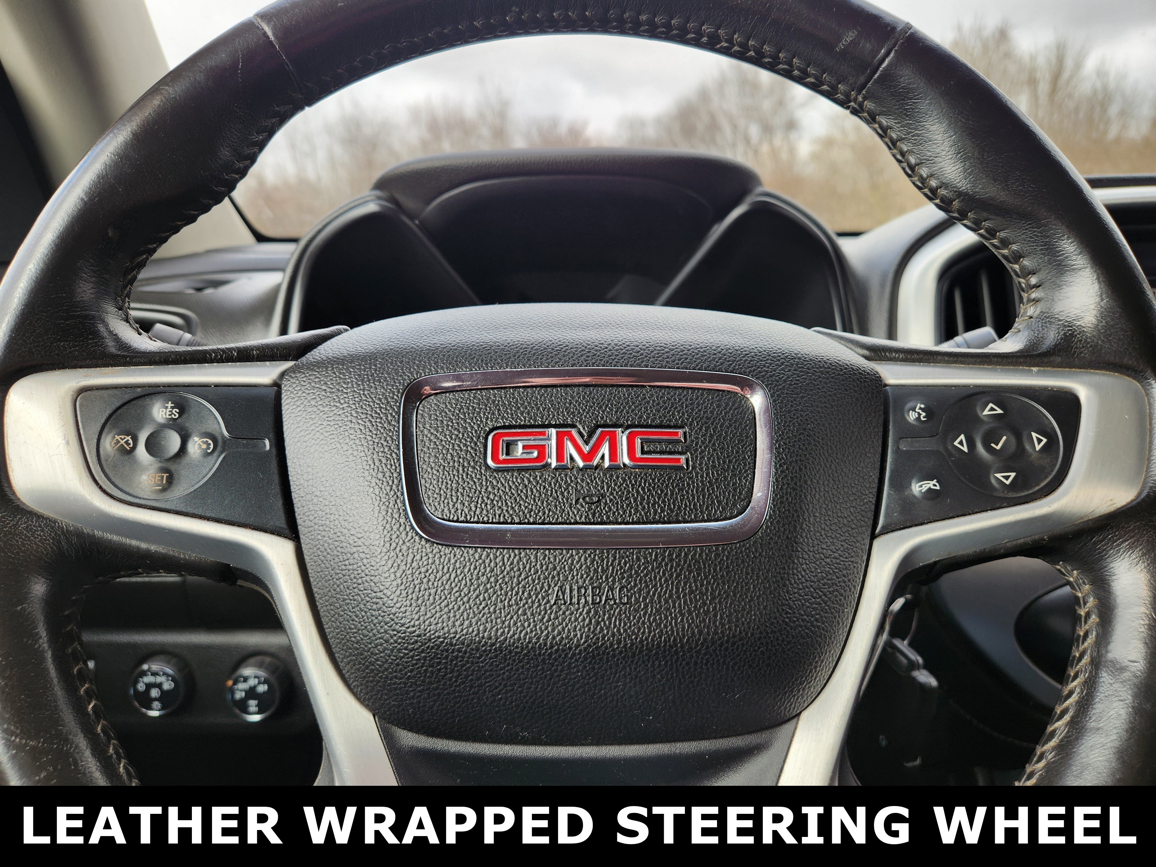 Used 2015 GMC Canyon SLE w/ SLE Convenience Package image 2