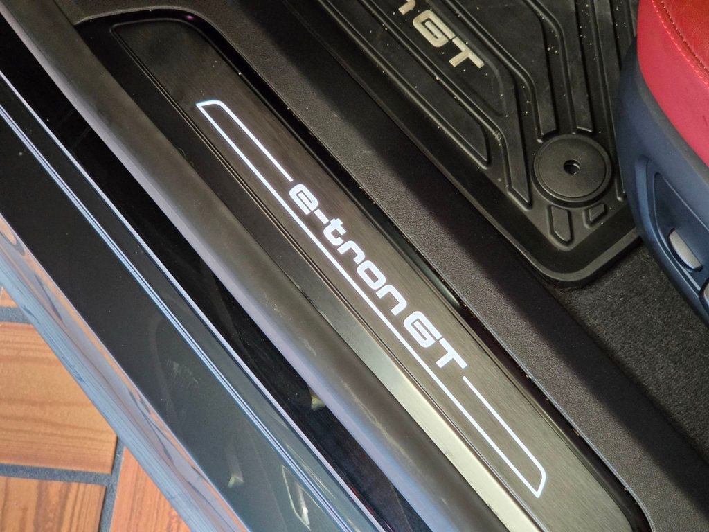 Used 2024 Audi e-tron GT Prestige AWD/4WD image 15