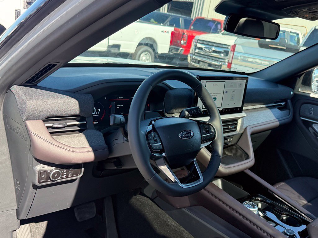 New 2026 Ford Explorer Platinum RWD image 4