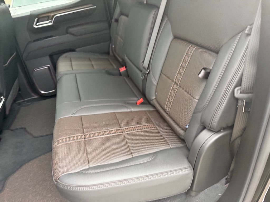 Used 2026 Chevrolet Silverado 1500 High Country w/ Technology Package RWD image 28