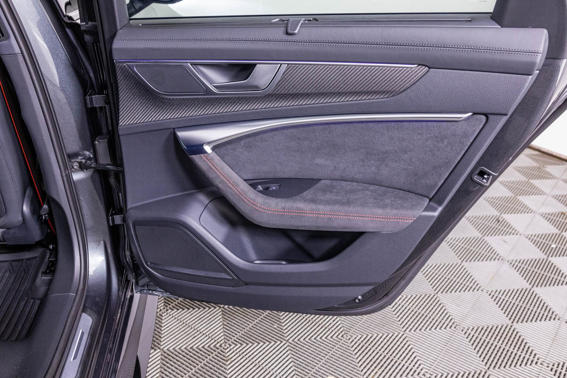 Used 2024 Audi RS 6 performance image 39