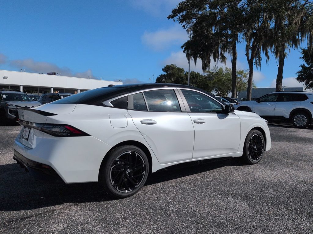 New 2027 Nissan Sentra SR w/ Floor Mat Package FWD image 4