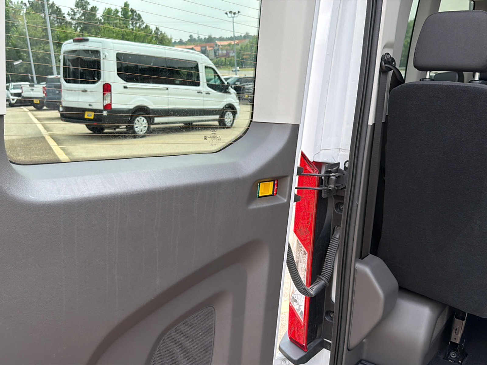 Used 2025 Ford Transit 350 XLT RWD image 9