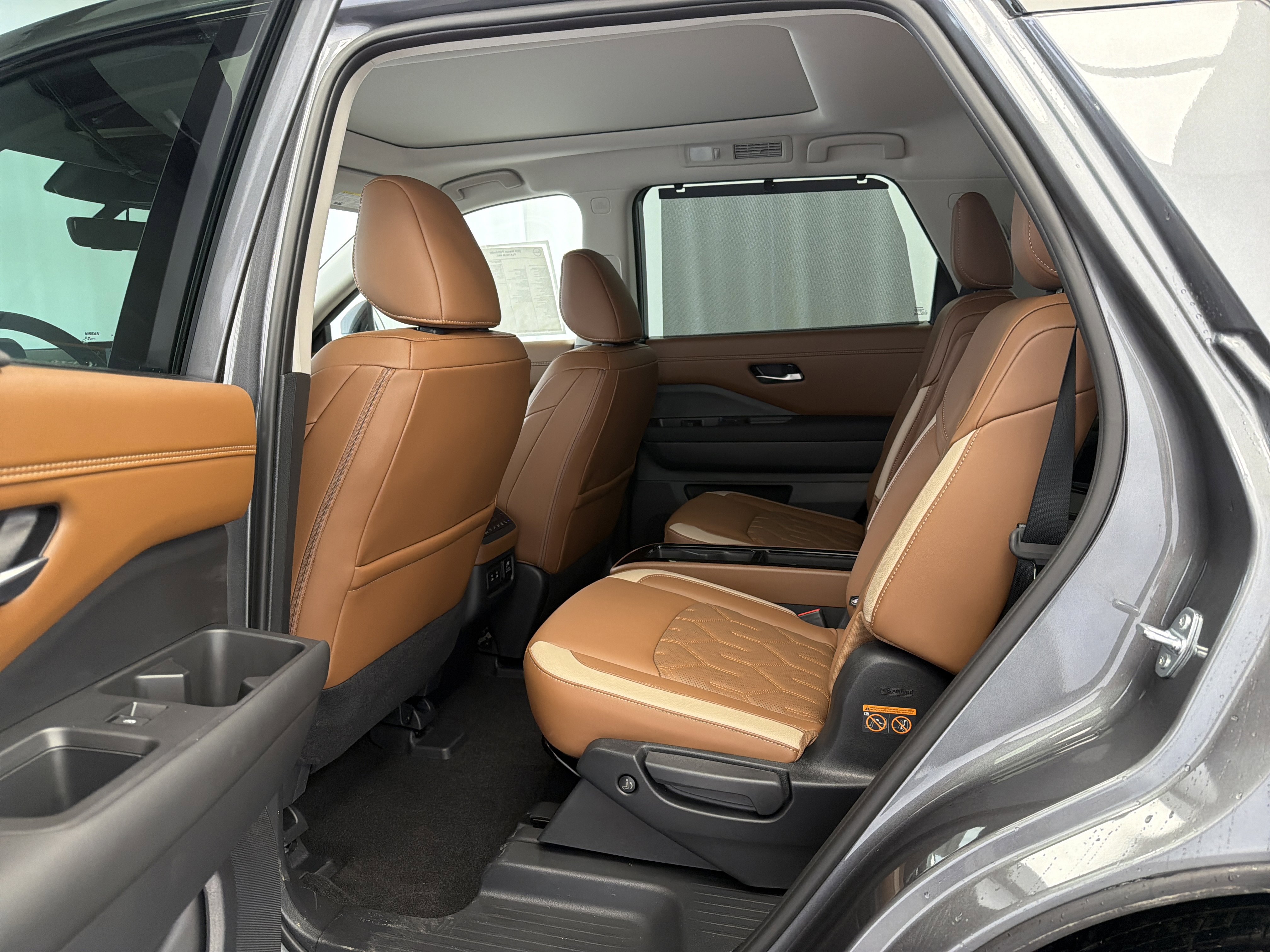 Used 2026 Nissan Pathfinder Platinum AWD/4WD image 14