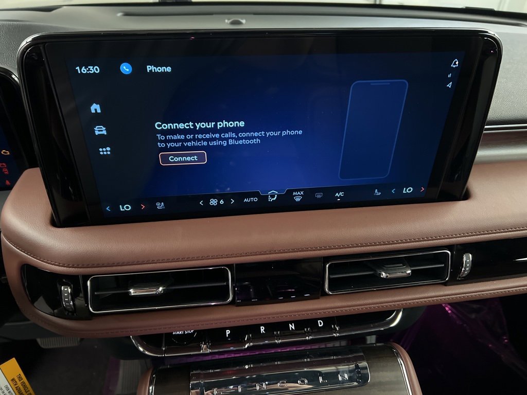 Used 2025 Lincoln Aviator Reserve w/ Equipment Group 201A image 14