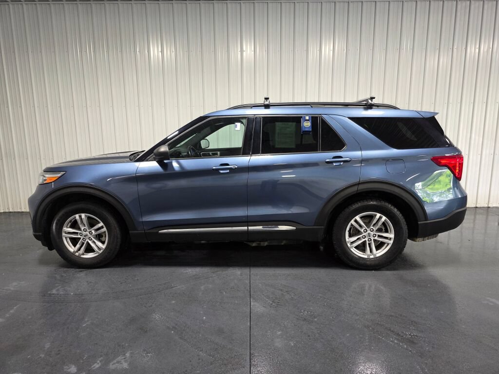 Used 2020 Ford Explorer XLT w/ Equipment Group 202A AWD/4WD image 4