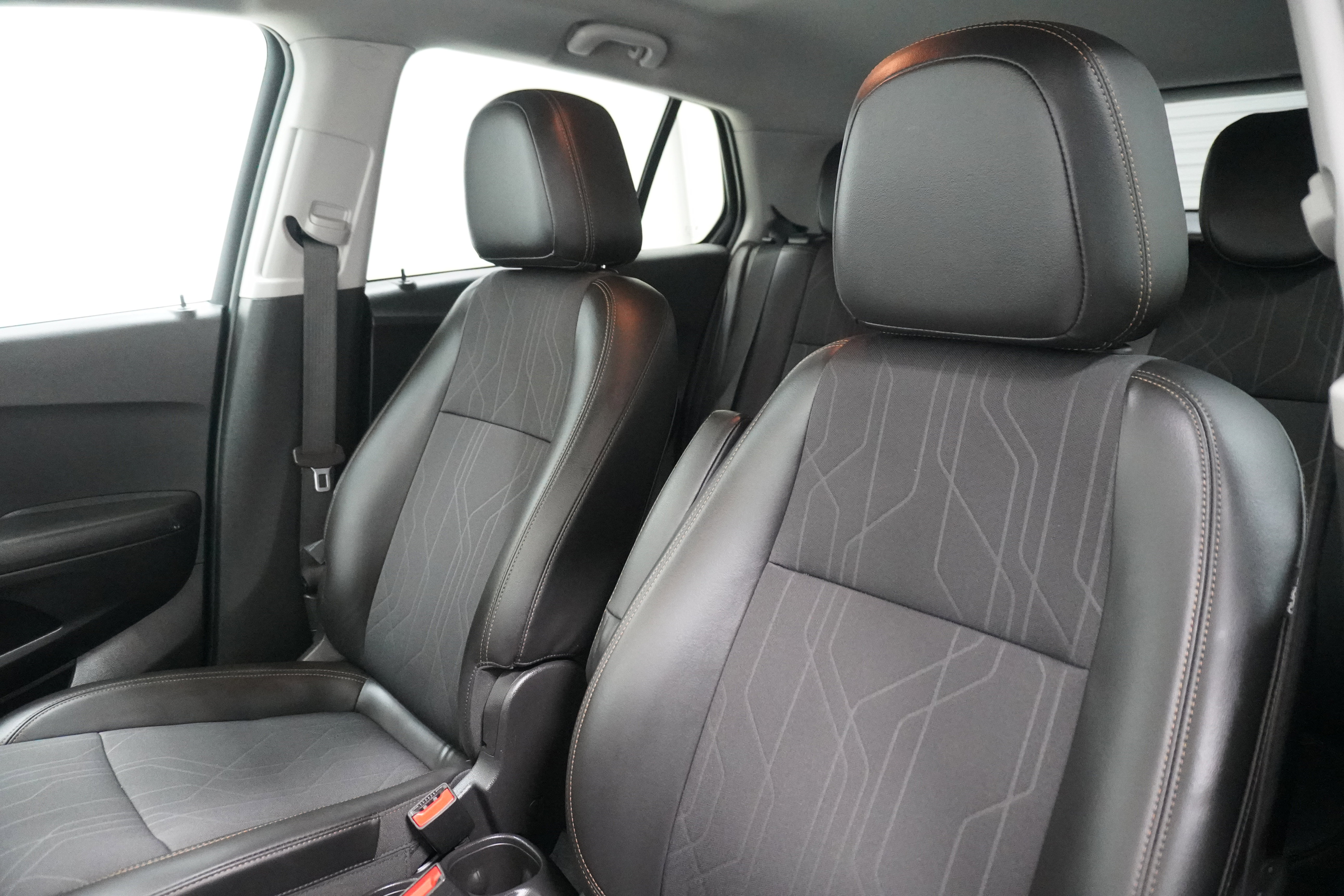 Used 2020 Chevrolet Trax LT w/ LT Convenience Package image 10