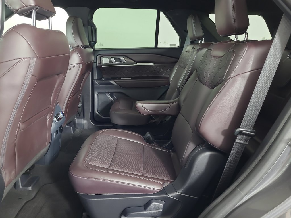 Used 2025 Ford Explorer Platinum w/ LUX Leather Package AWD/4WD image 21