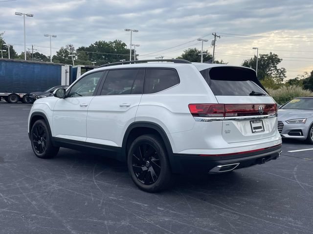 Certified 2026 Volkswagen Atlas SE w/ Black Wheel Package FWD image 5