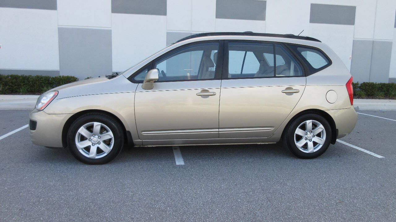 Used 2008 Kia Rondo LX FWD image 2