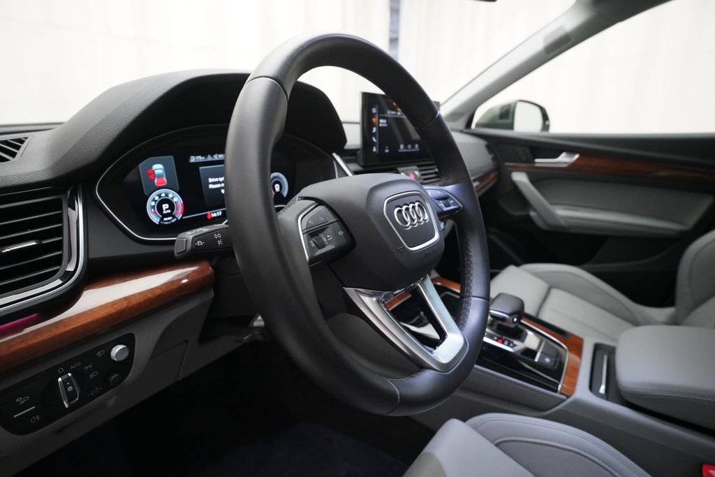 Used 2023 Audi Q5 2.0T Prestige w/ Prestige Package image 19