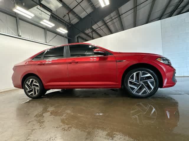 Used 2023 Volkswagen Jetta SEL FWD image 3