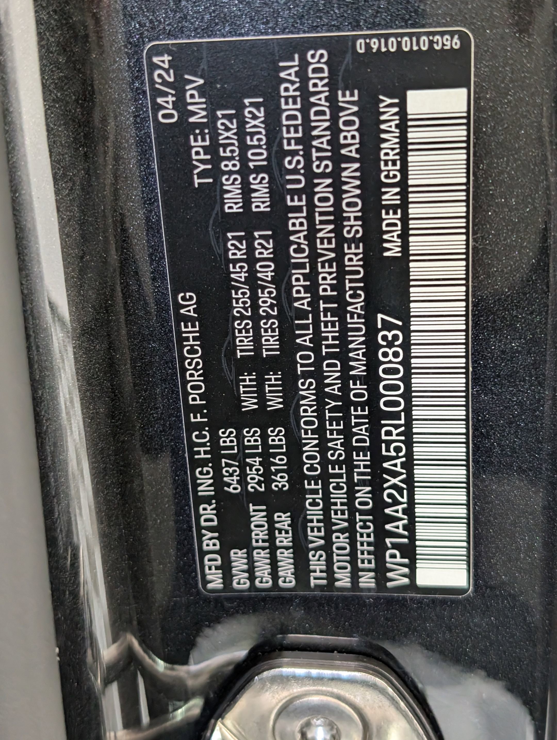 Used 2024 Porsche Macan 4 Electric image 22